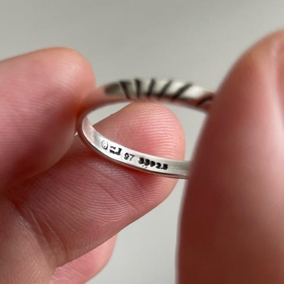 Sale! 🌙 Sterling Silver Wave Pattern Ring Band, size 5.75 - Picture 8 of 9